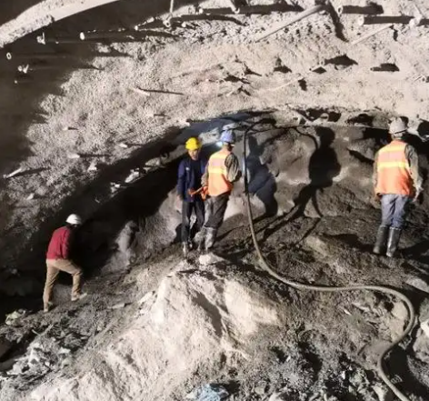 商洛拱顶带模注浆料的施工流程及注意事项